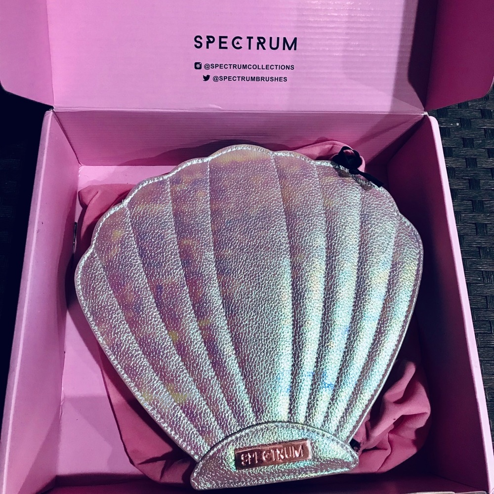 Spectrum Makeup Brushes - Glam Clam Set